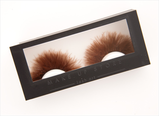 Make-up-Store-Brown-Feather-lash-art