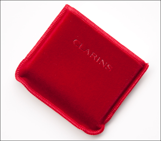 Clarins Ever Matte Shine Control Mineral Powder Compact 01 Transparent Light Red Pouch