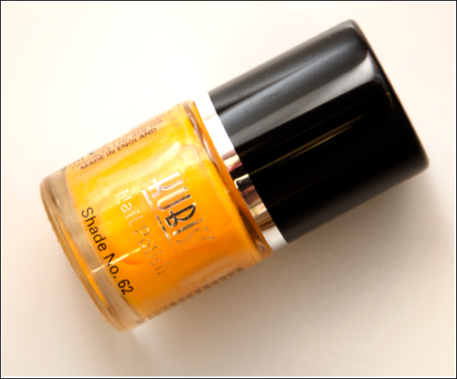 Kubiss 62 Nail Polish (gult nagellack)