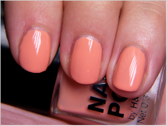 H&M-Peachy-Girl-Nail-Polish-Swatches002